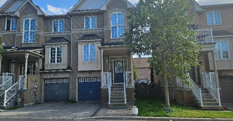 104 Wilkie Lane, Ajax, ON, L1S 7S4