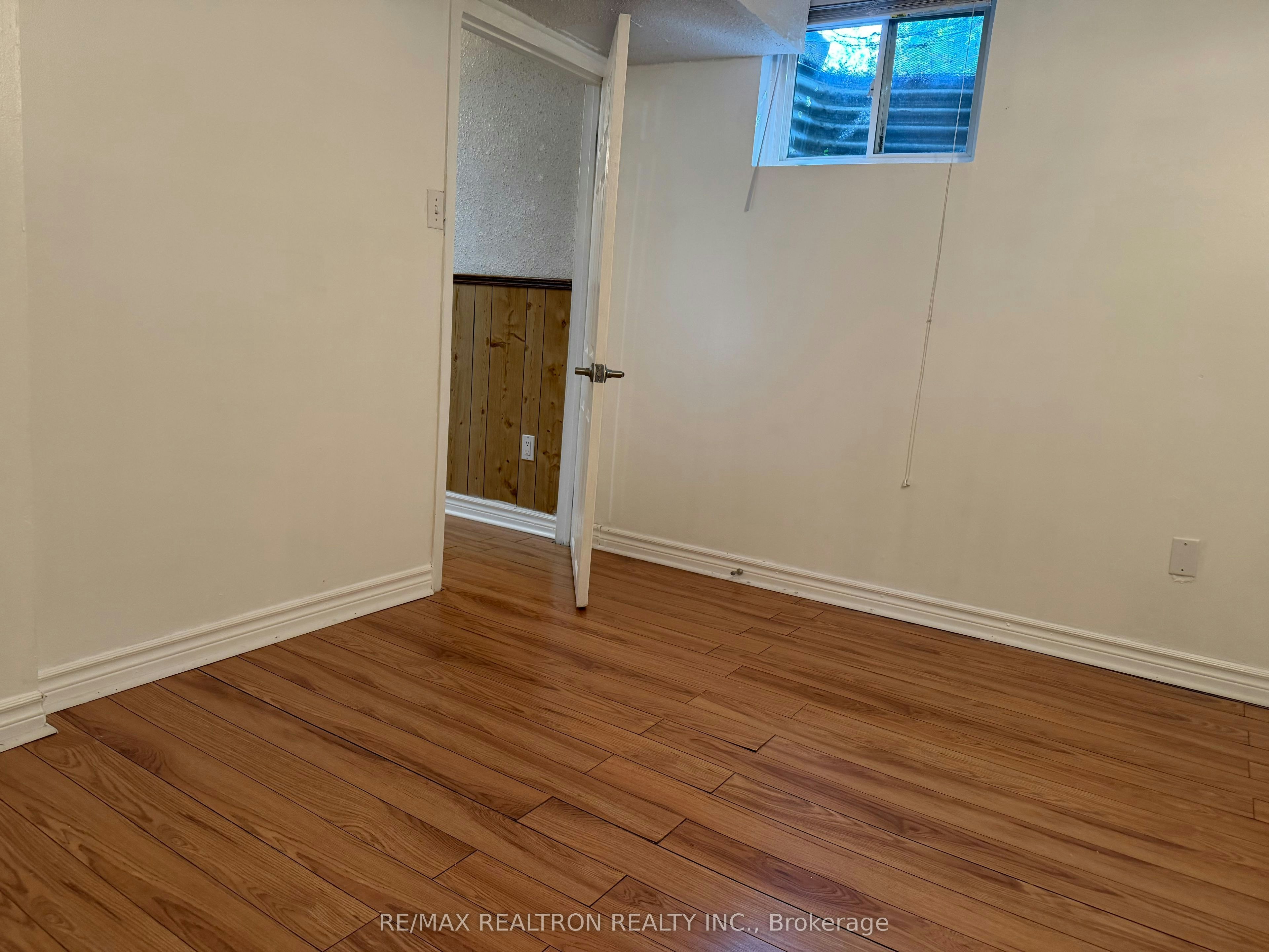 33 Rainbow Ridge Avenue, Toronto, ON, M1B 2H7 - 4