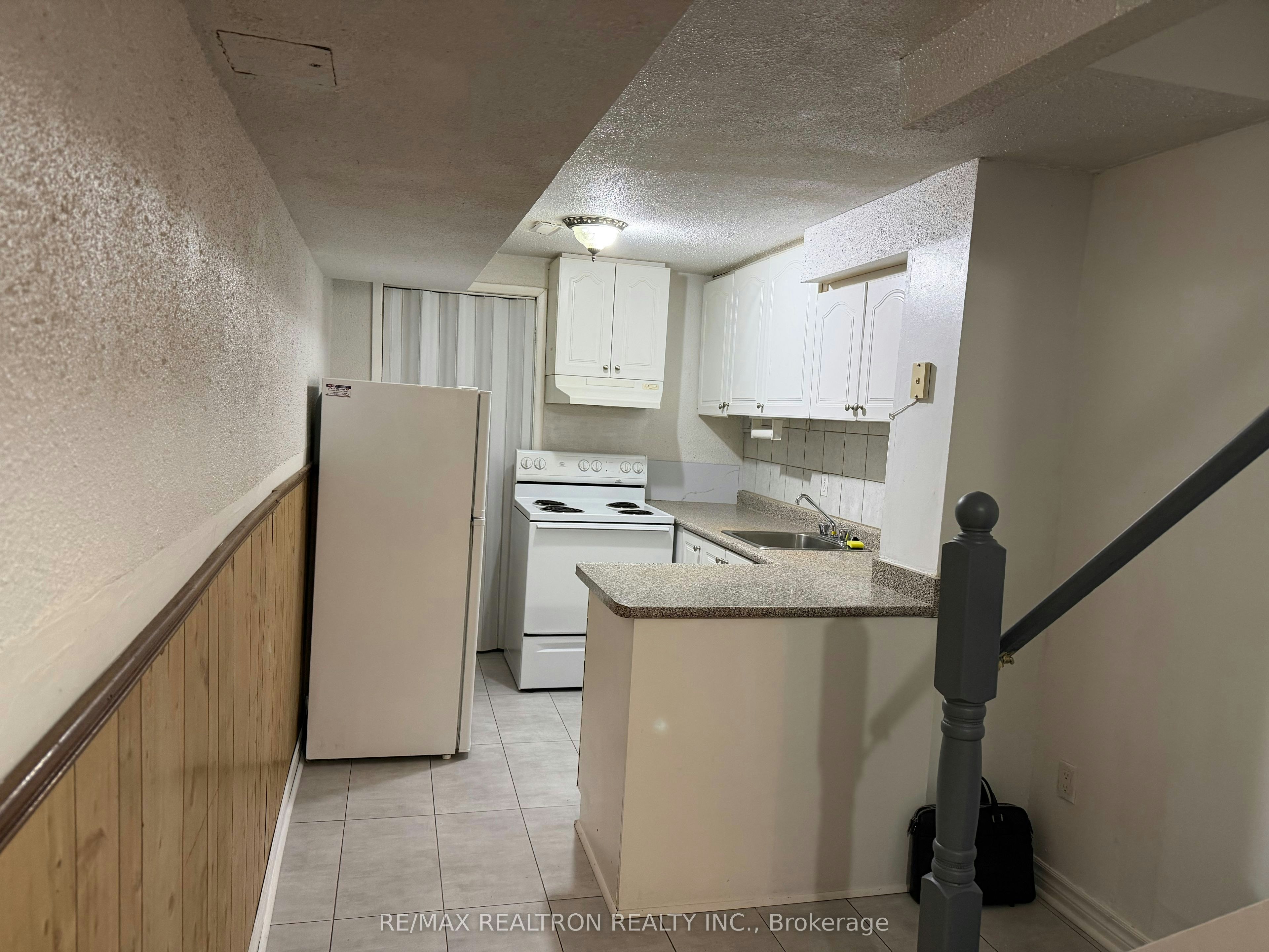 33 Rainbow Ridge Avenue, Toronto, ON, M1B 2H7 - 5