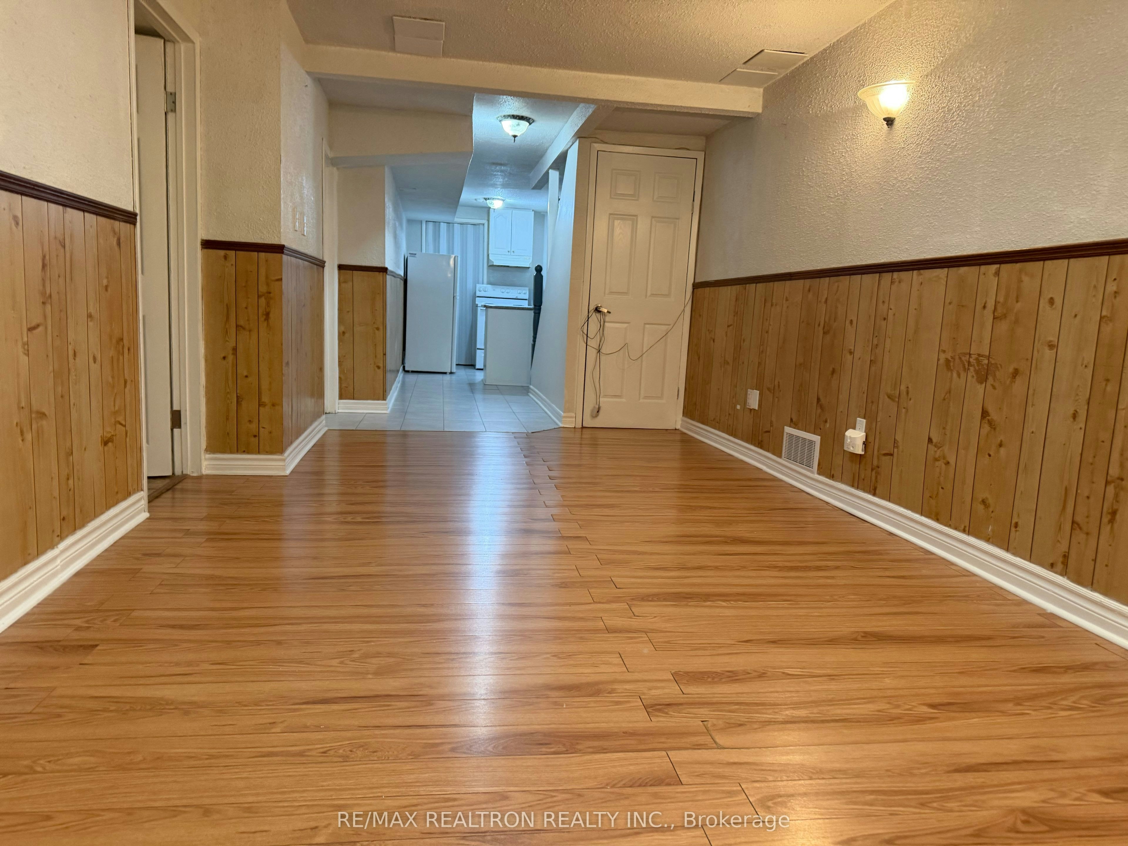 33 Rainbow Ridge Avenue, Toronto, ON, M1B 2H7 - 2