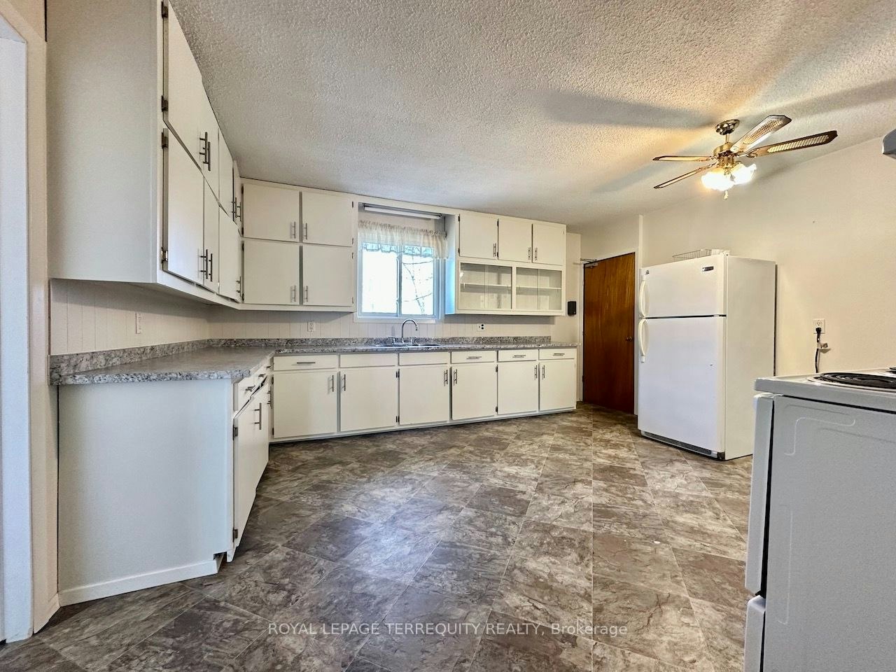 Unit A-1775 Bowmanville Avenue, Clarington, ON, L1C 6N4 - 10