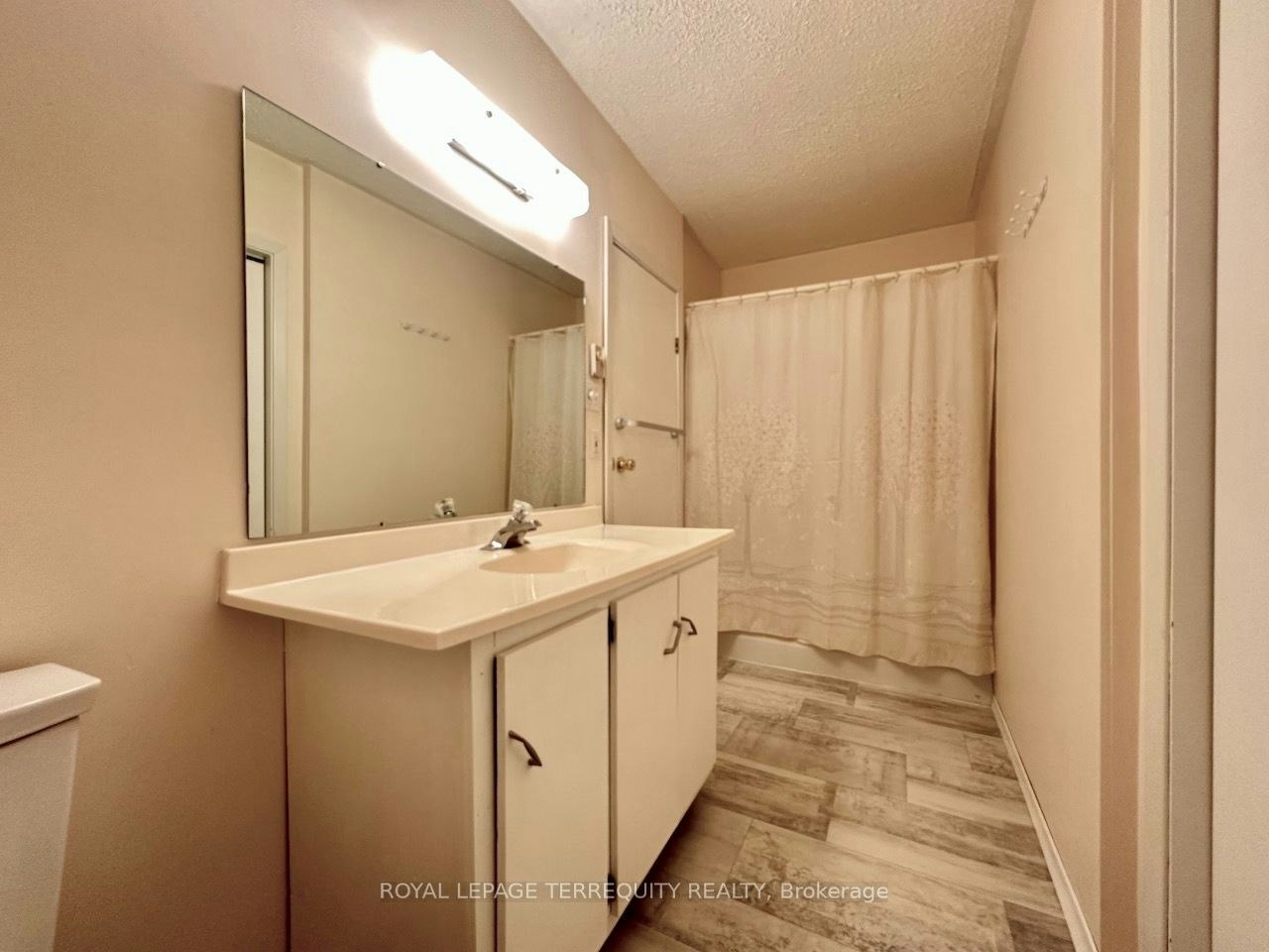 Unit A-1775 Bowmanville Avenue, Clarington, ON, L1C 6N4 - 12