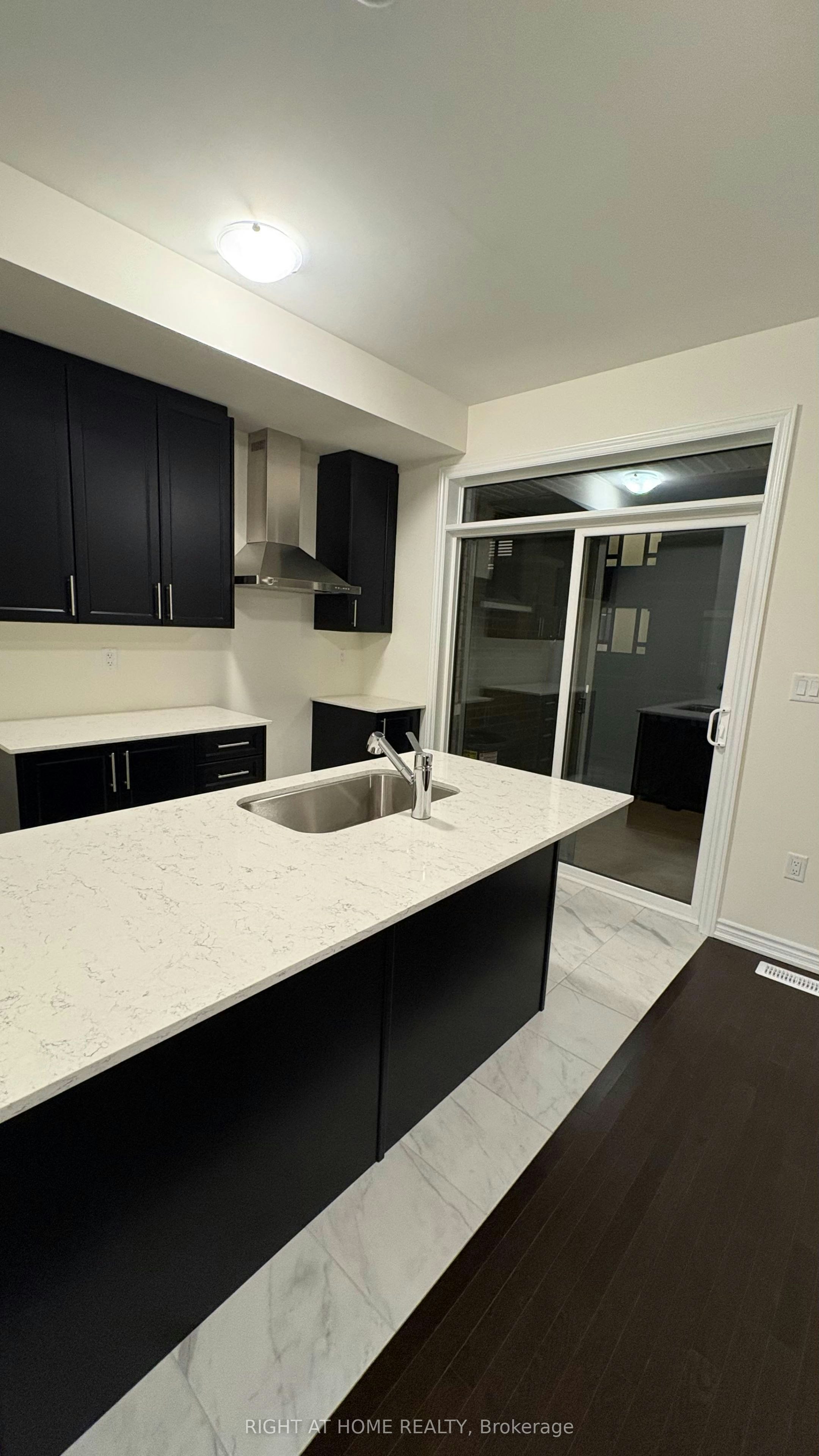 11 Radiance Way, Whitby, ON, L1P 0S2 - 21