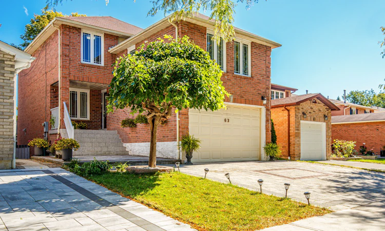 63 Daniels Crescent