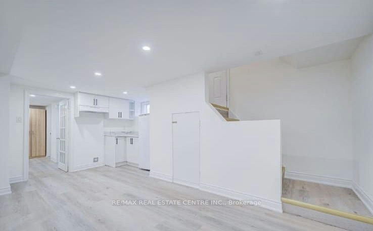 Basement-71 Vauxhall Drive, Toronto, ON, M1P 1R1 - 6