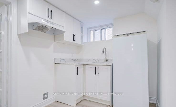 Basement-71 Vauxhall Drive, Toronto, ON, M1P 1R1 - 3