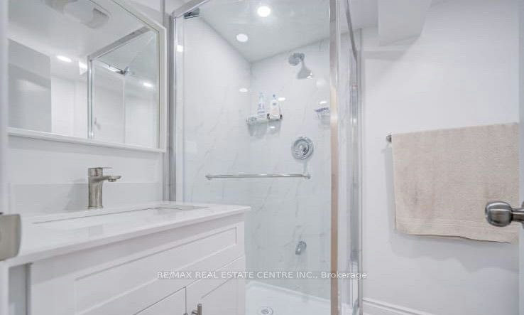 Basement-71 Vauxhall Drive, Toronto, ON, M1P 1R1 - 9
