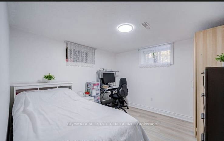 Basement-71 Vauxhall Drive, Toronto, ON, M1P 1R1 - 8