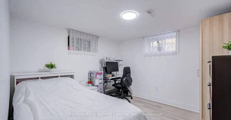 Basement-71 Vauxhall Drive, Toronto, ON, M1P 1R1 - 8