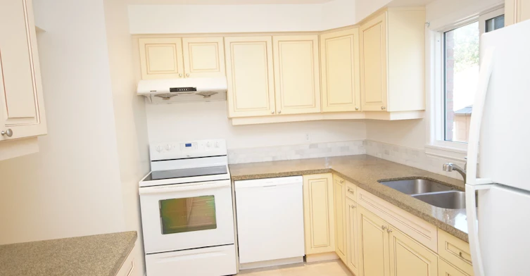 UPPER-62 Daniels Crescent, Ajax, ON, L1T 1Y6 - 2