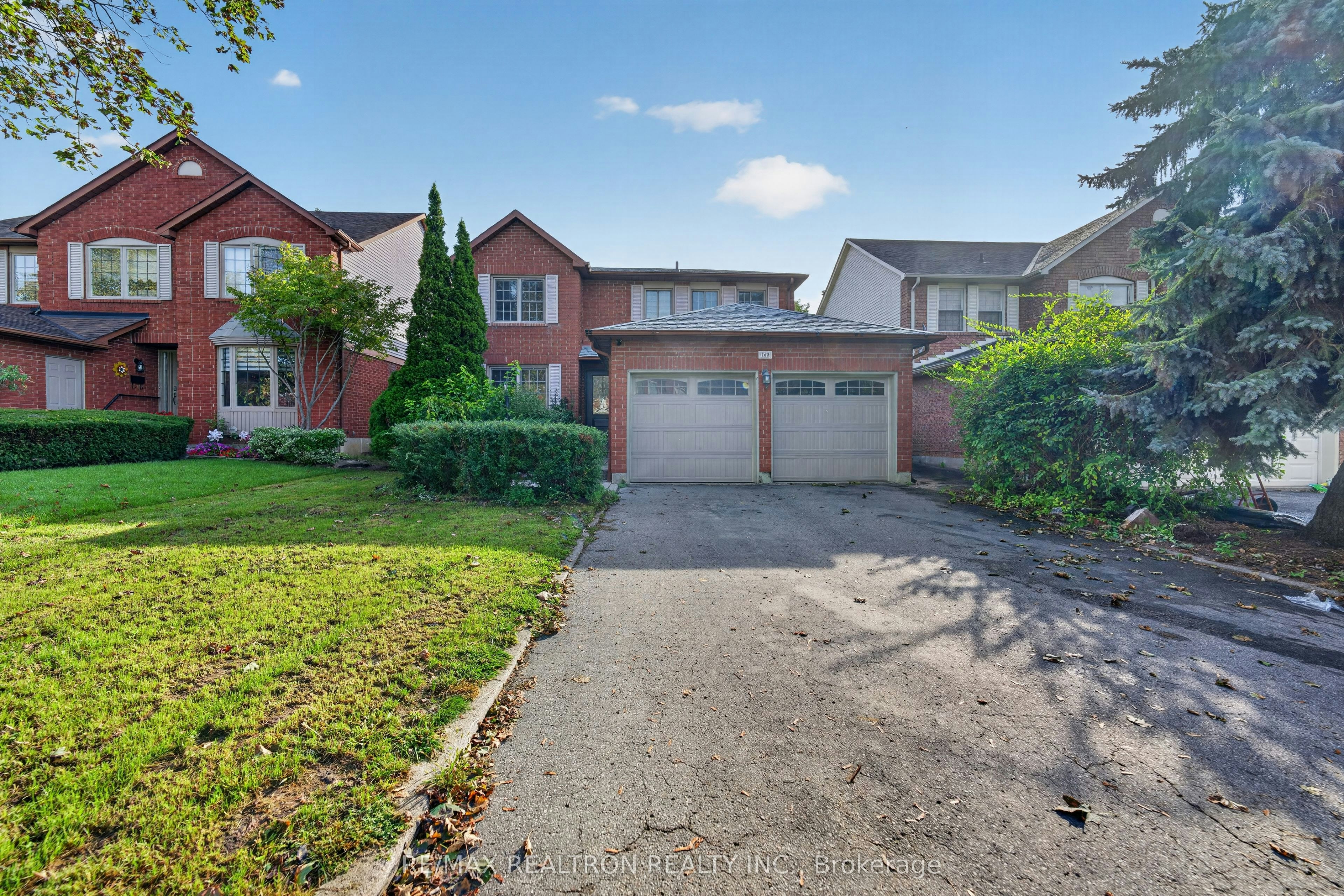 765 Stonepath Circle, Pickering, ON, L1V 3S9 - 2