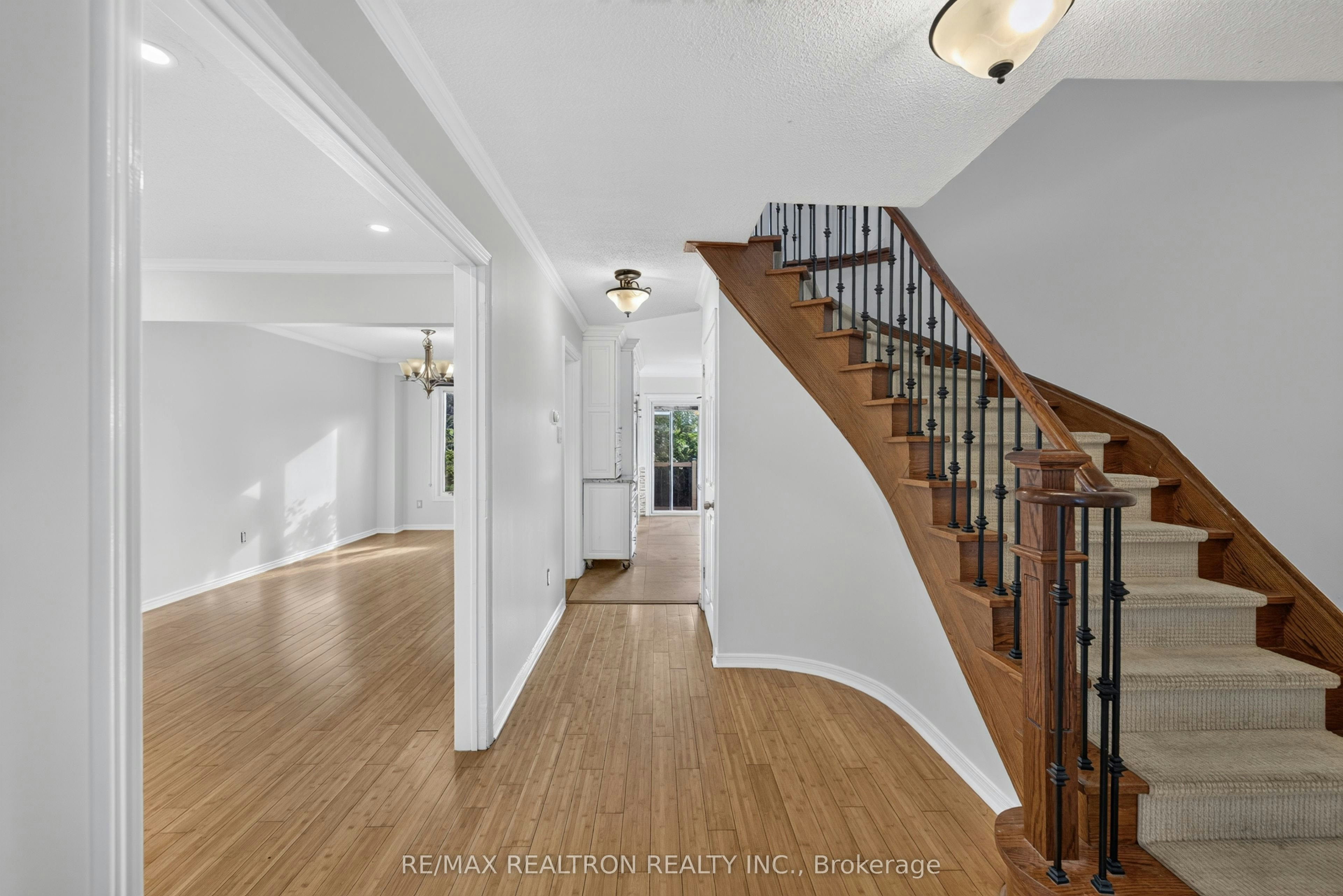 765 Stonepath Circle, Pickering, ON, L1V 3S9 - 4