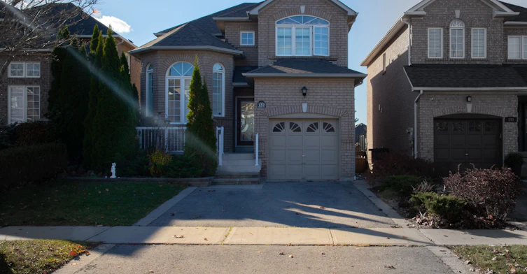 157 Dooley Crescent, Ajax, ON, L1T 4J6