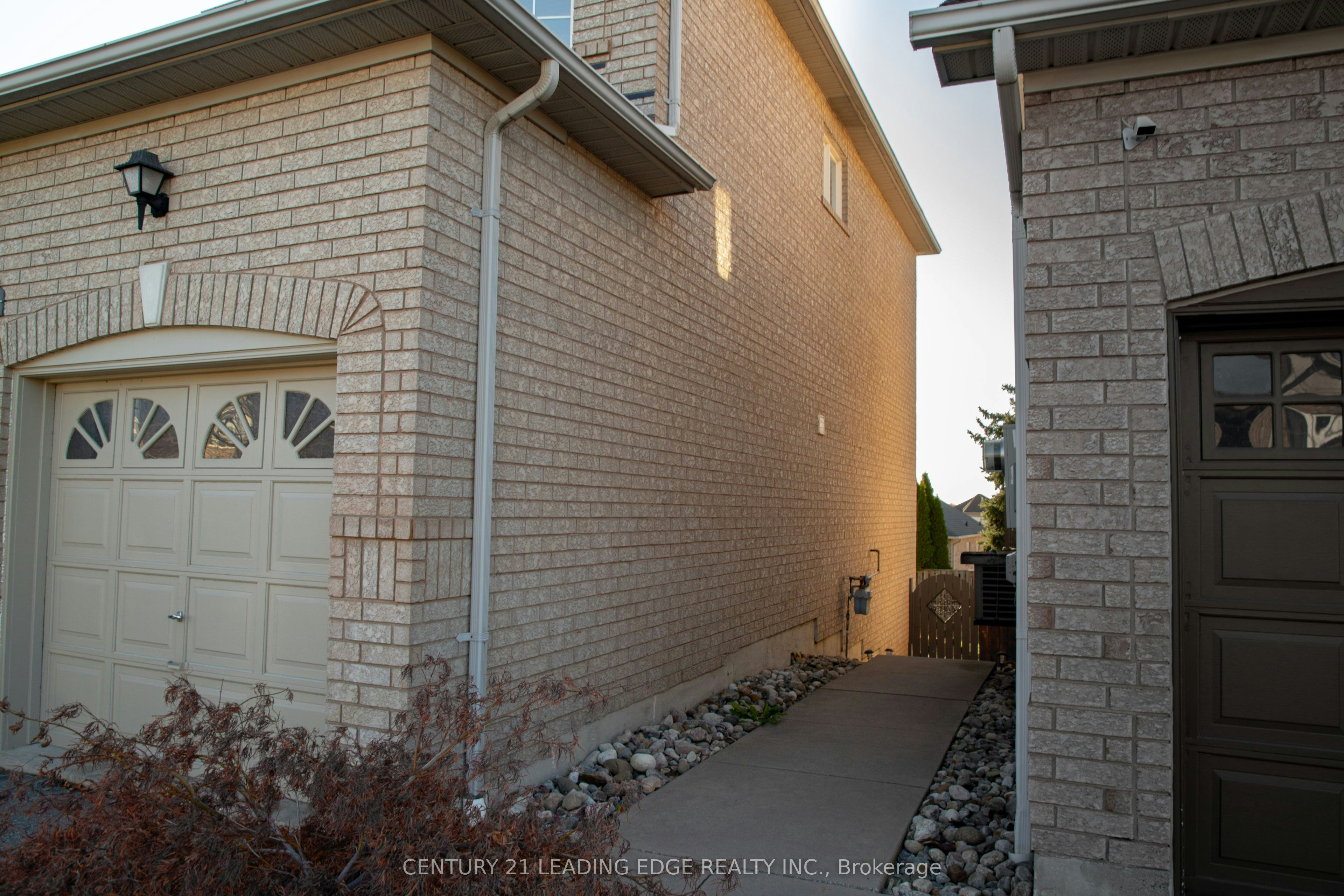 157 Dooley Crescent, Ajax, ON, L1T 4J6 - 4