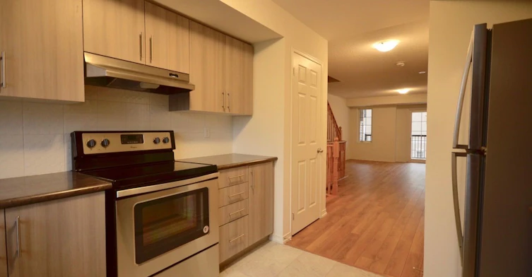 173-2556 Rosedrop Path, Oshawa, ON, L1L 0H4 - 6