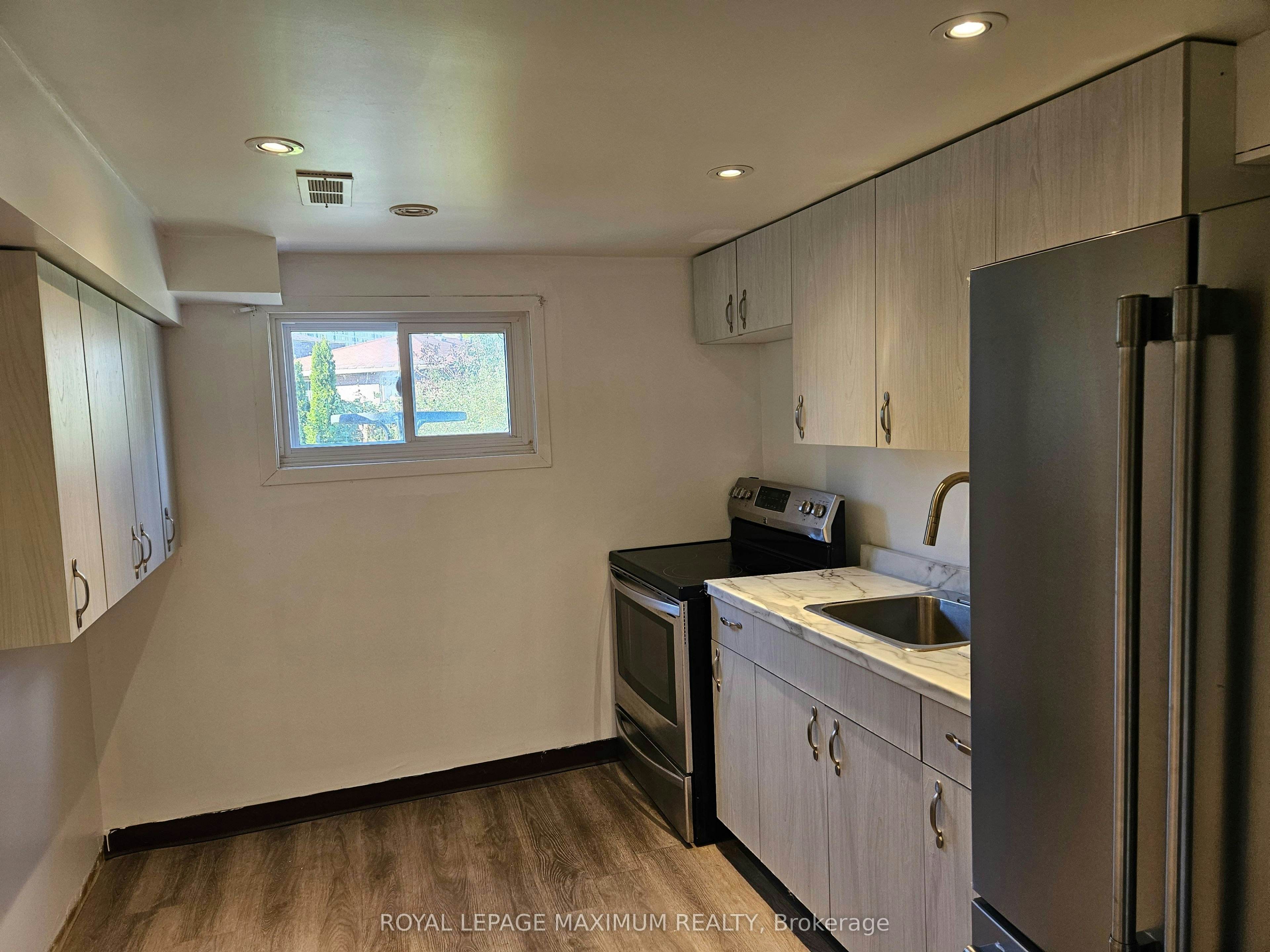 21 Darnborough Way, Toronto, ON, M1W 2G2 - 10