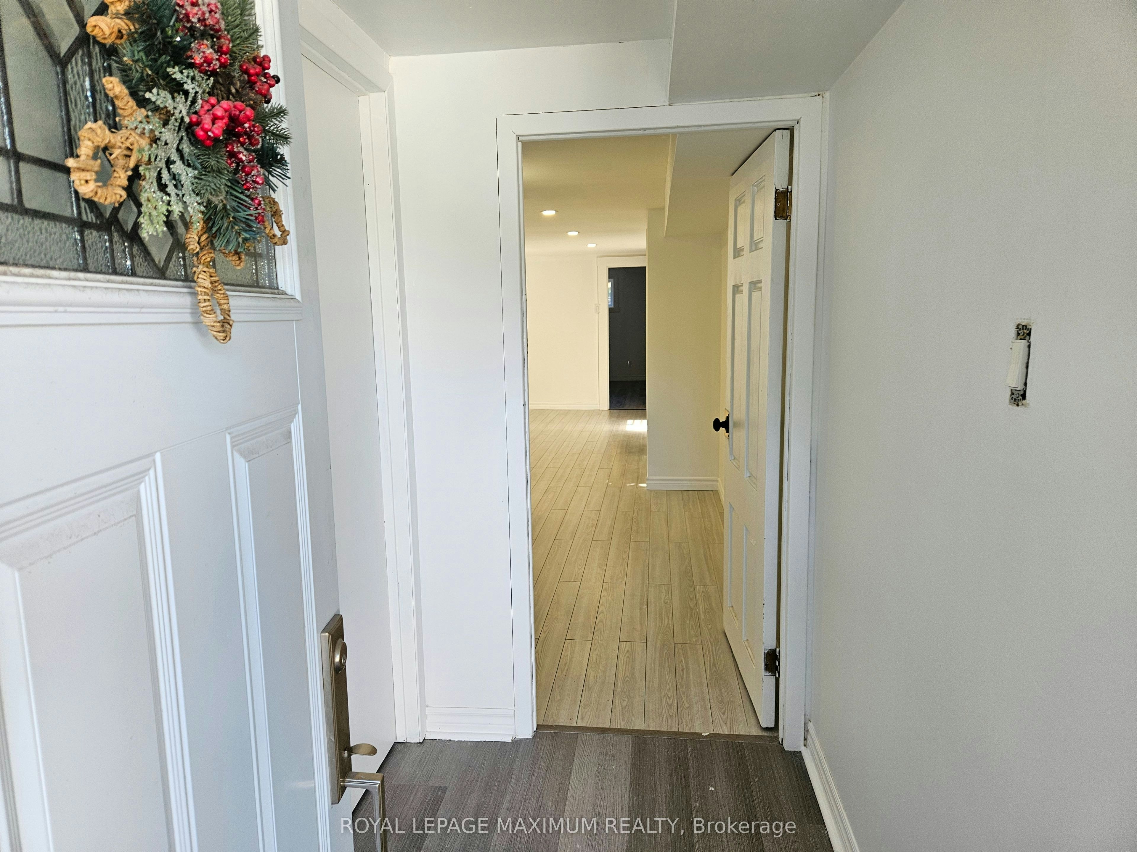 21 Darnborough Way, Toronto, ON, M1W 2G2 - 6