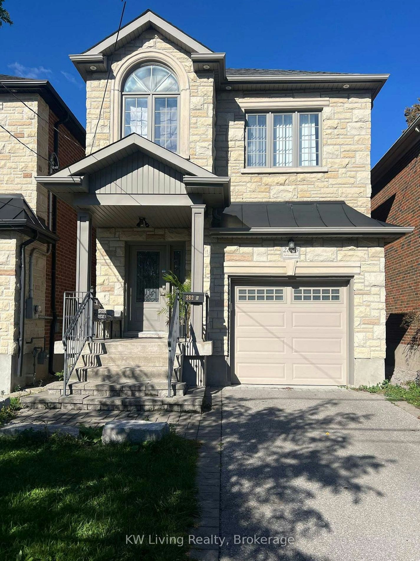 282B Aylesworth Avenue, Toronto, ON, M1N 2K2