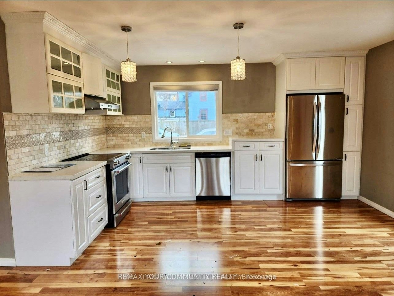 600 Brock Street S, Whitby, ON, L1N 4K9 - 3