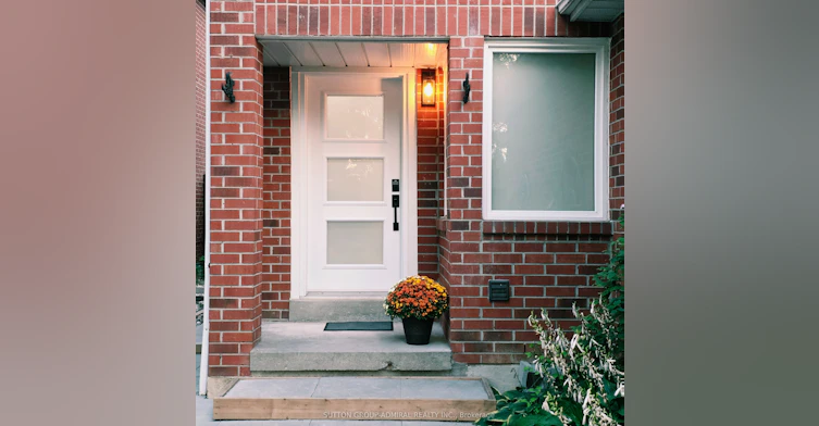 33 Tresher Court, Ajax, ON, L1T 2N3