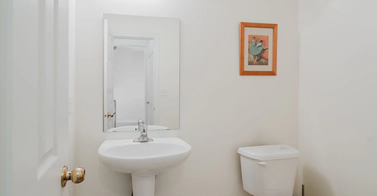 24 Carnahan Terrace, Toronto, ON, M4E 0B2 - 10
