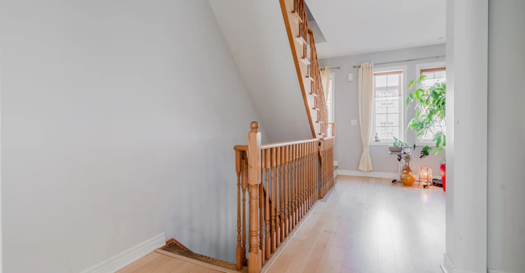 24 Carnahan Terrace, Toronto, ON, M4E 0B2 - 3