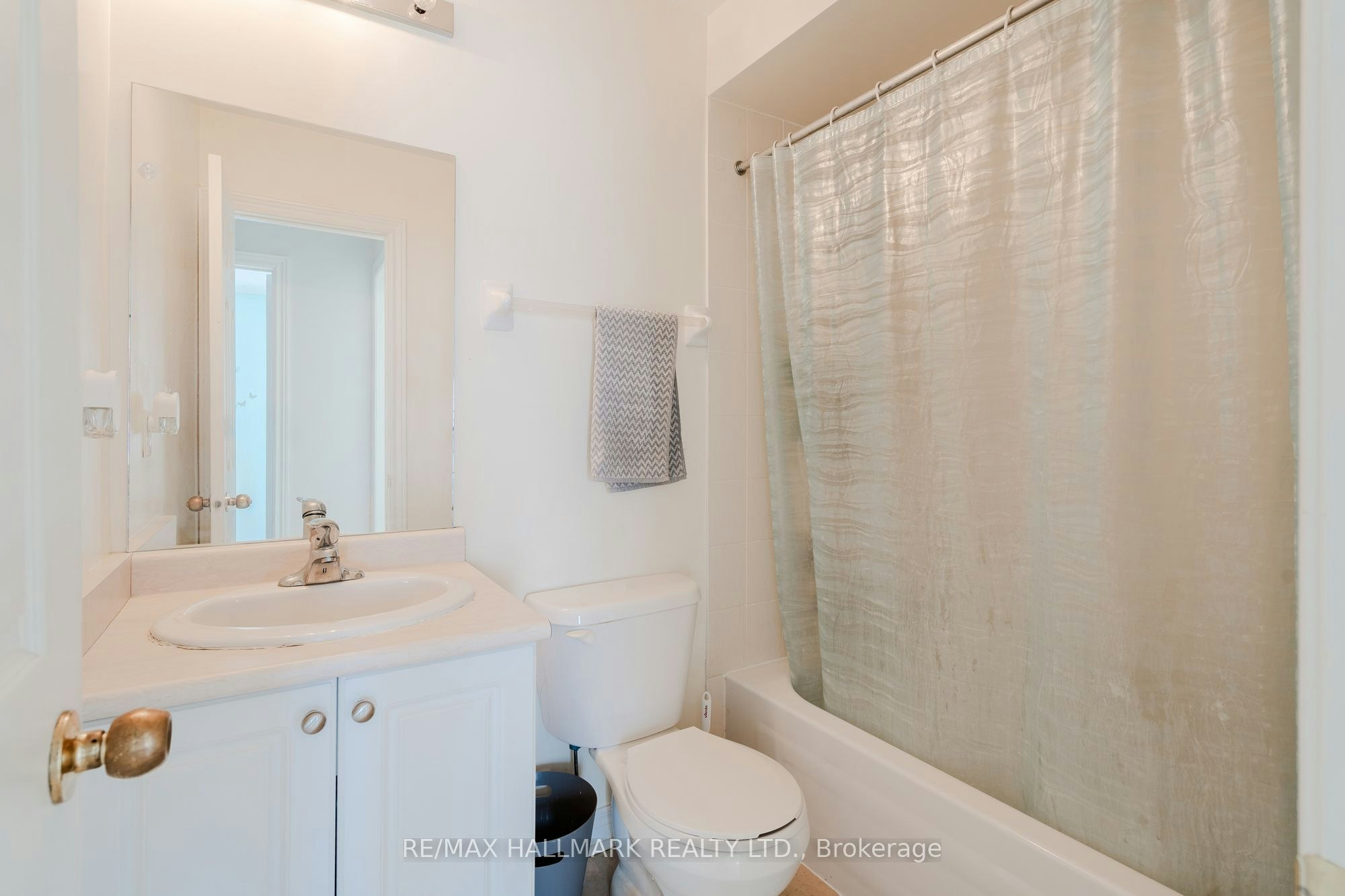 24 Carnahan Terrace, Toronto, ON, M4E 0B2 - 13