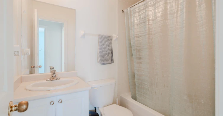 24 Carnahan Terrace, Toronto, ON, M4E 0B2 - 13