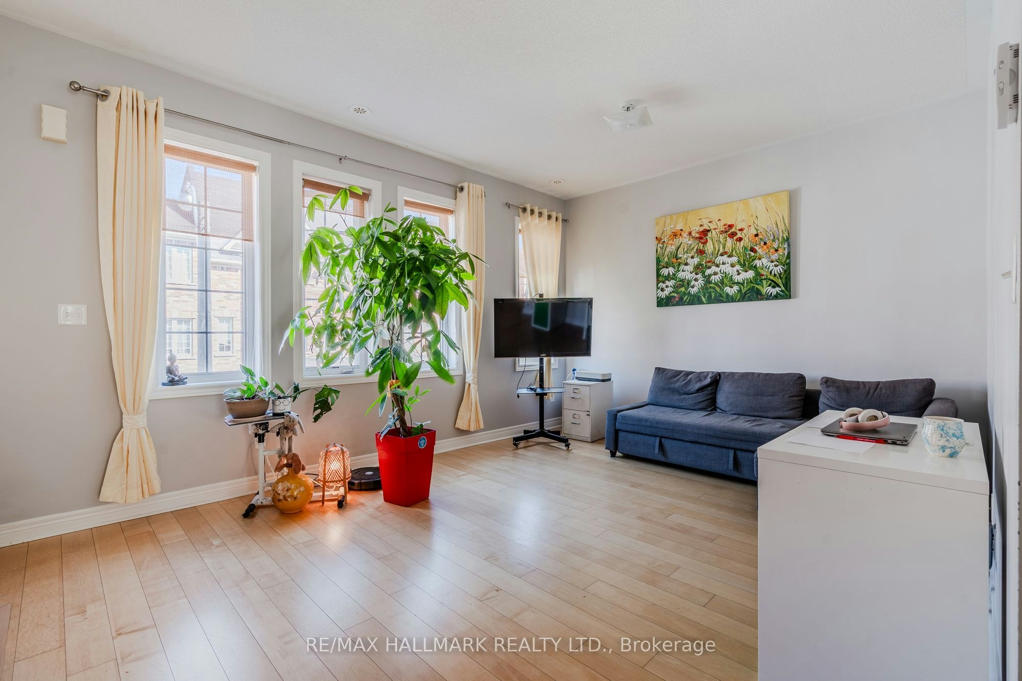 24 Carnahan Terrace, Toronto, ON, M4E 0B2 - 2