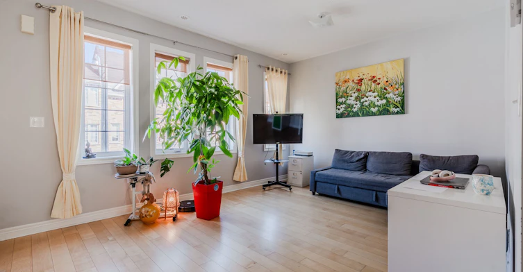 24 Carnahan Terrace, Toronto, ON, M4E 0B2 - 2
