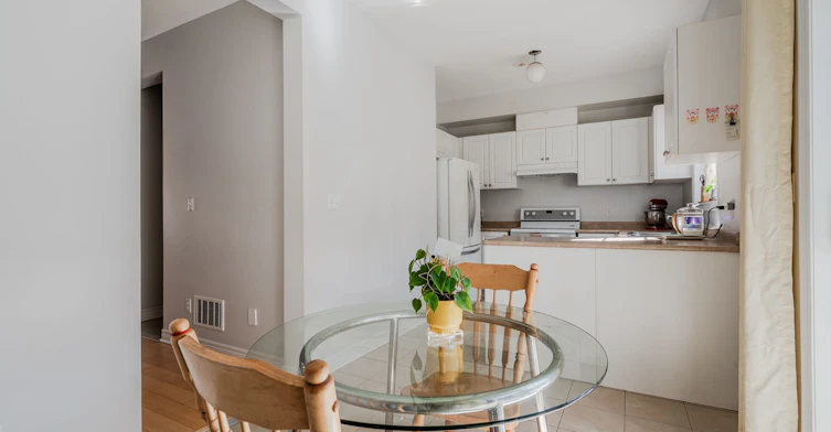 24 Carnahan Terrace, Toronto, ON, M4E 0B2 - 7