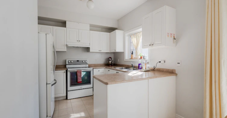 24 Carnahan Terrace, Toronto, ON, M4E 0B2 - 5
