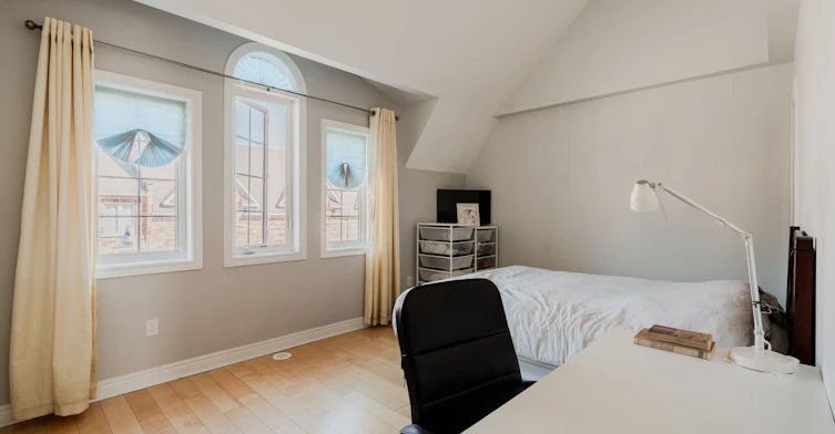 24 Carnahan Terrace, Toronto, ON, M4E 0B2 - 11