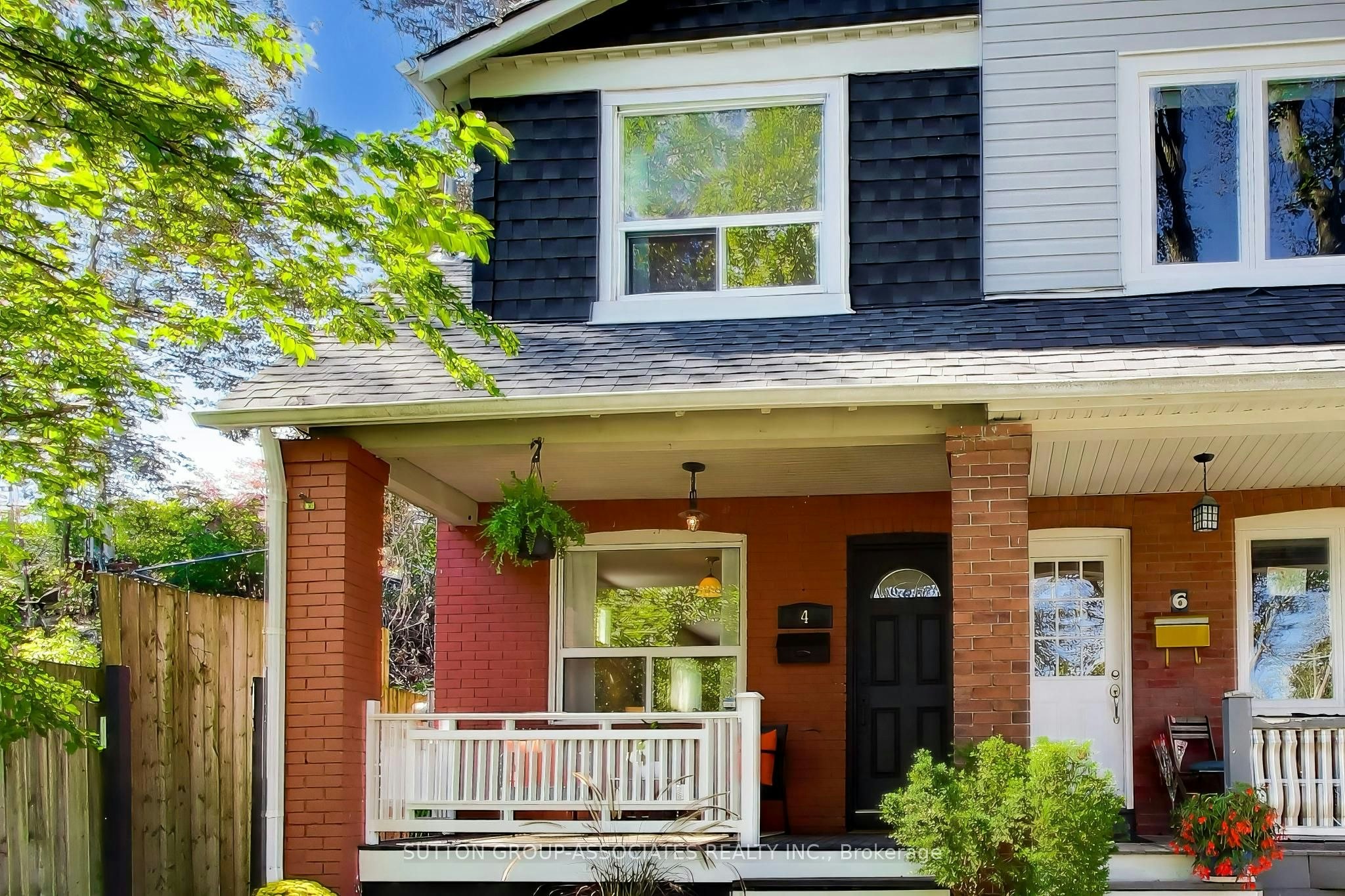 4 Bellhaven Road, Toronto, ON, M4L 3J5