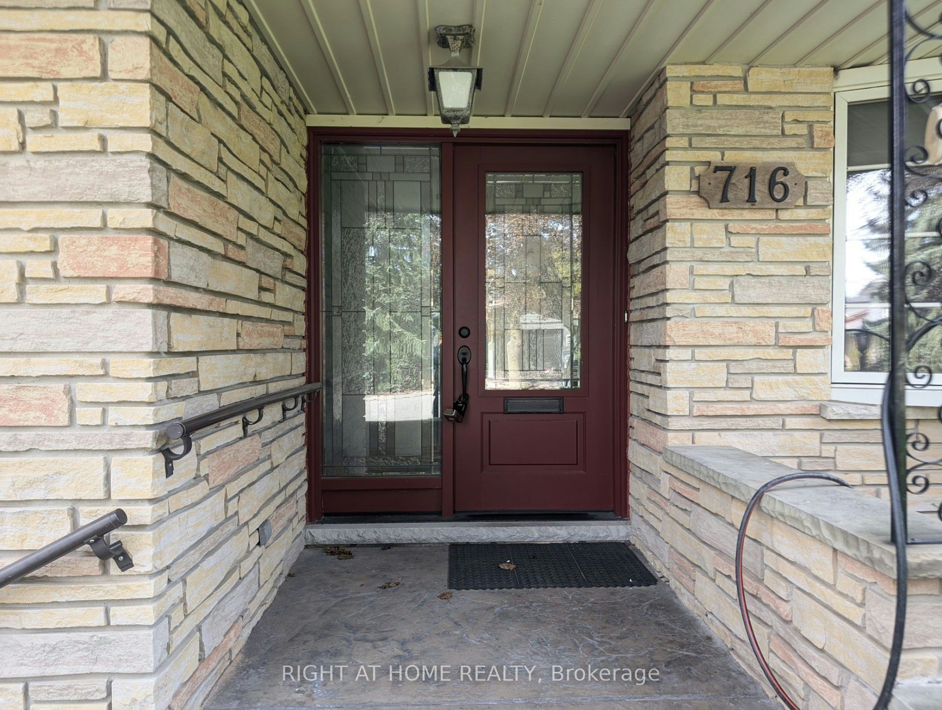Main Floor-716 Tulip Court, Oshawa, ON, L1G 3C6 - 2