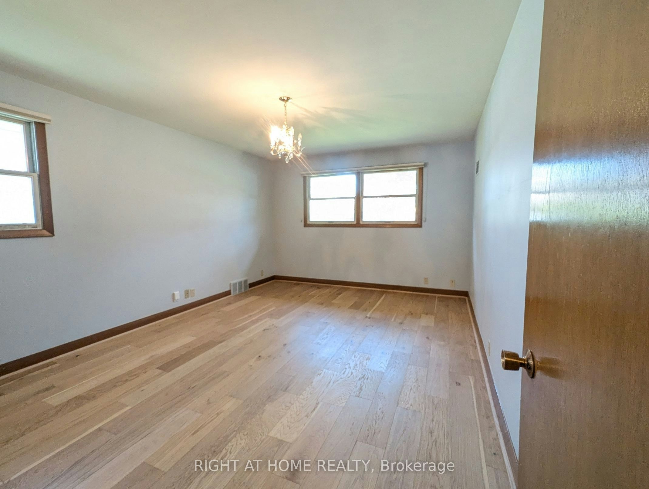 Main Floor-716 Tulip Court, Oshawa, ON, L1G 3C6 - 25