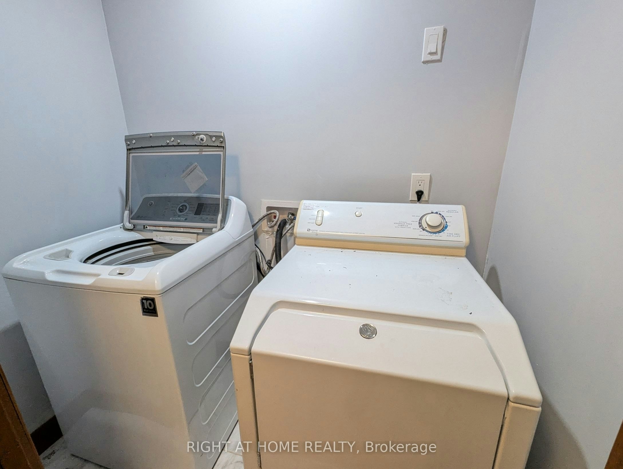 Main Floor-716 Tulip Court, Oshawa, ON, L1G 3C6 - 24