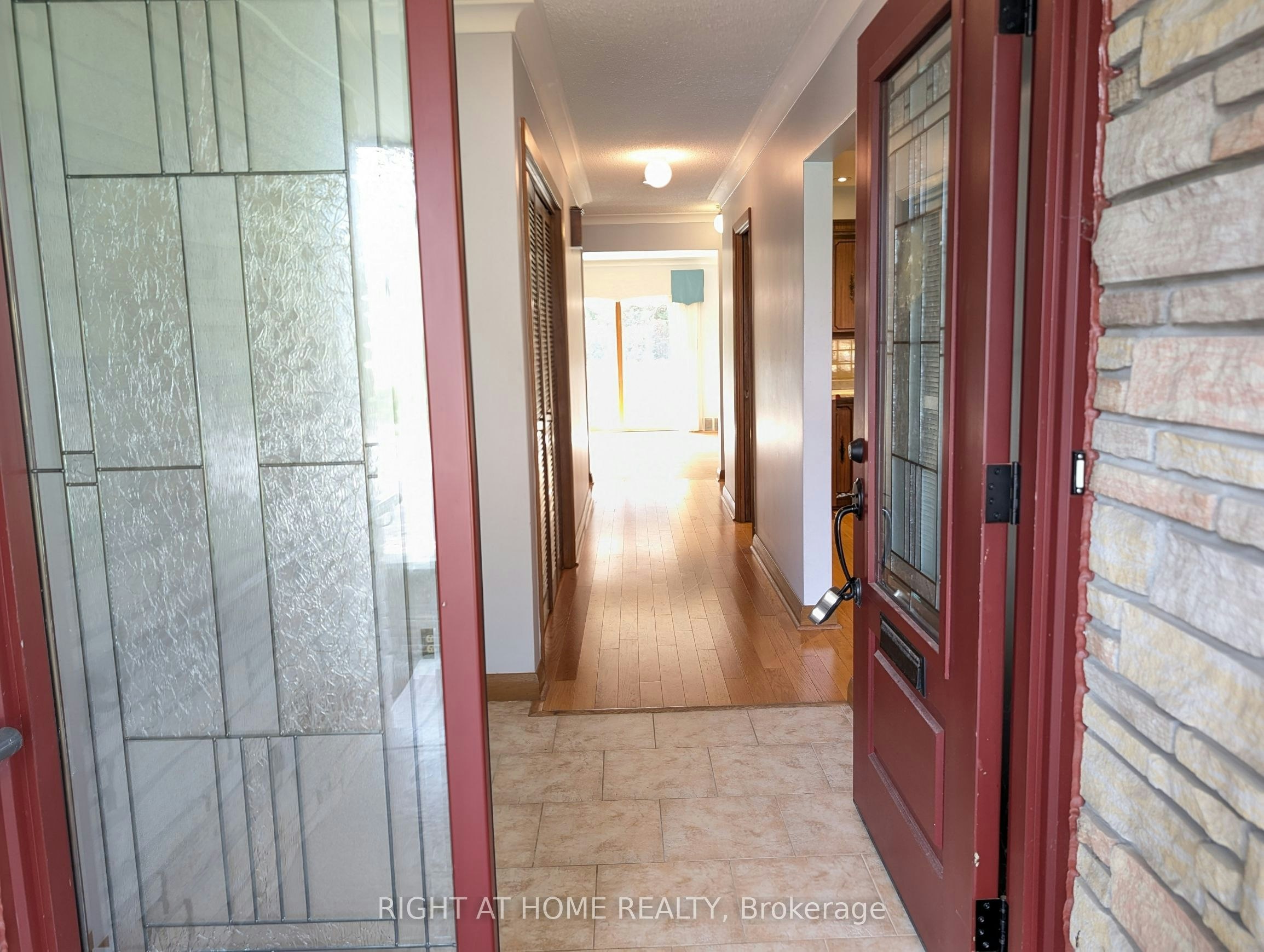 Main Floor-716 Tulip Court, Oshawa, ON, L1G 3C6 - 3
