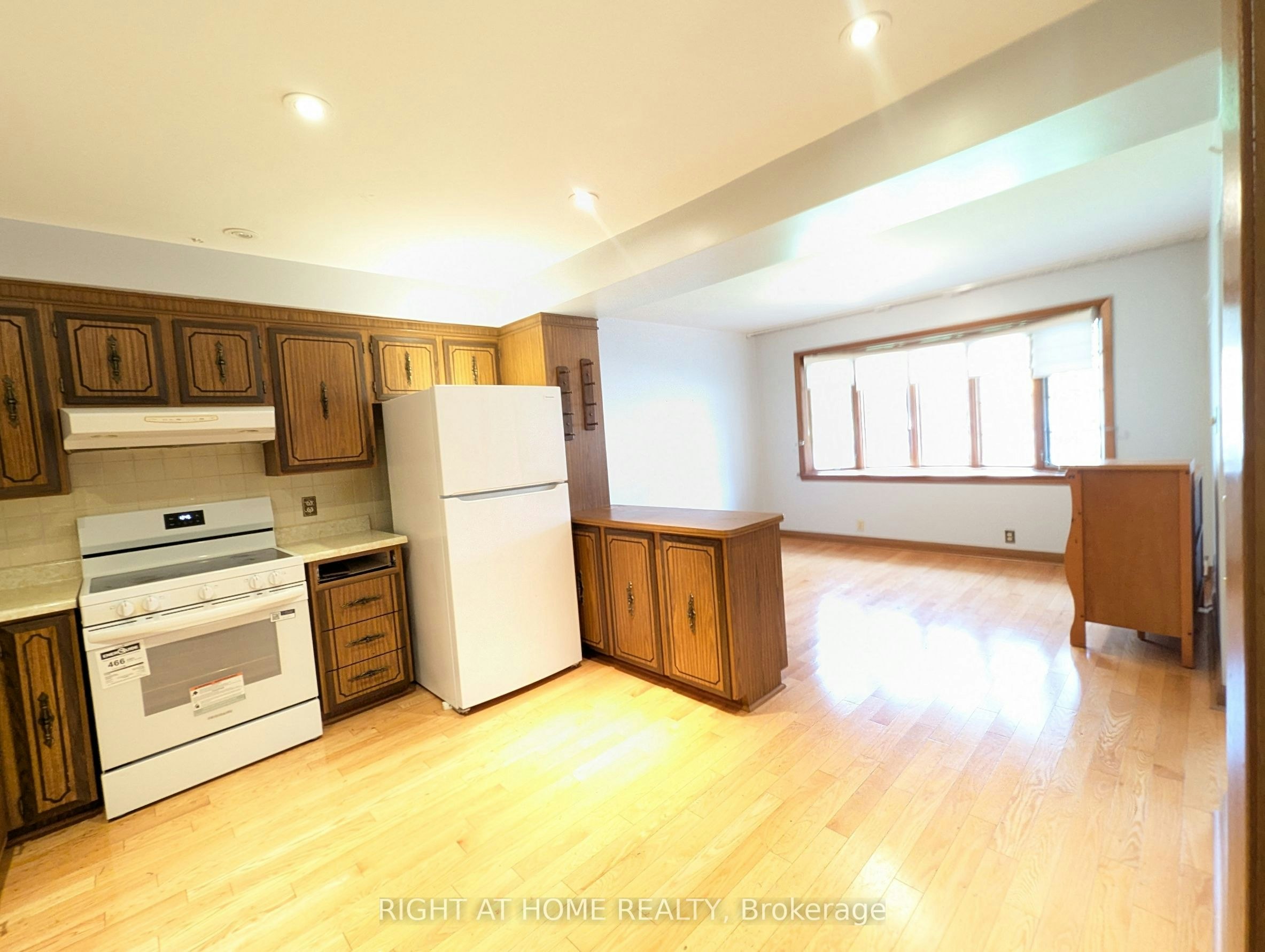Main Floor-716 Tulip Court, Oshawa, ON, L1G 3C6 - 8