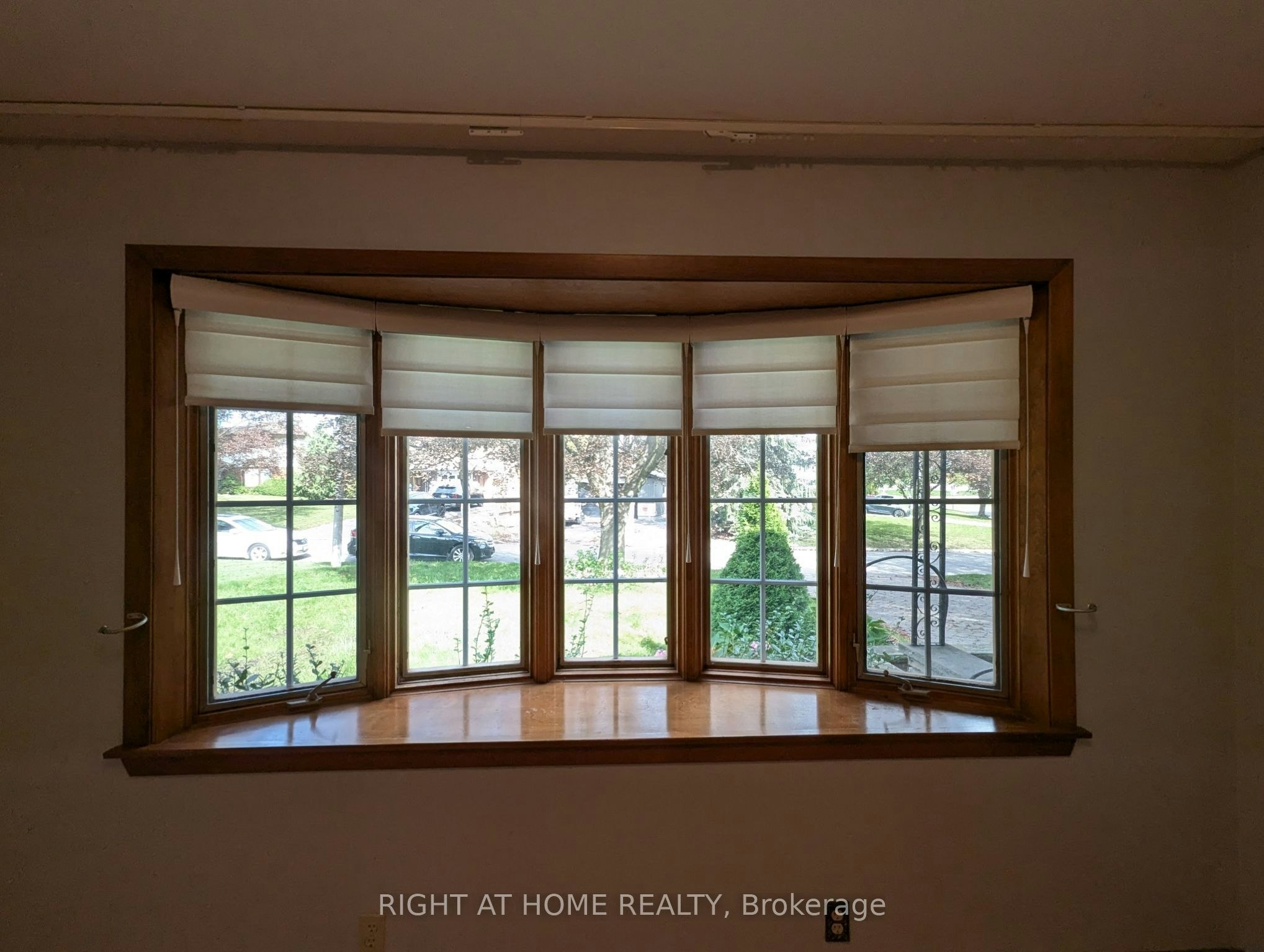 Main Floor-716 Tulip Court, Oshawa, ON, L1G 3C6 - 9