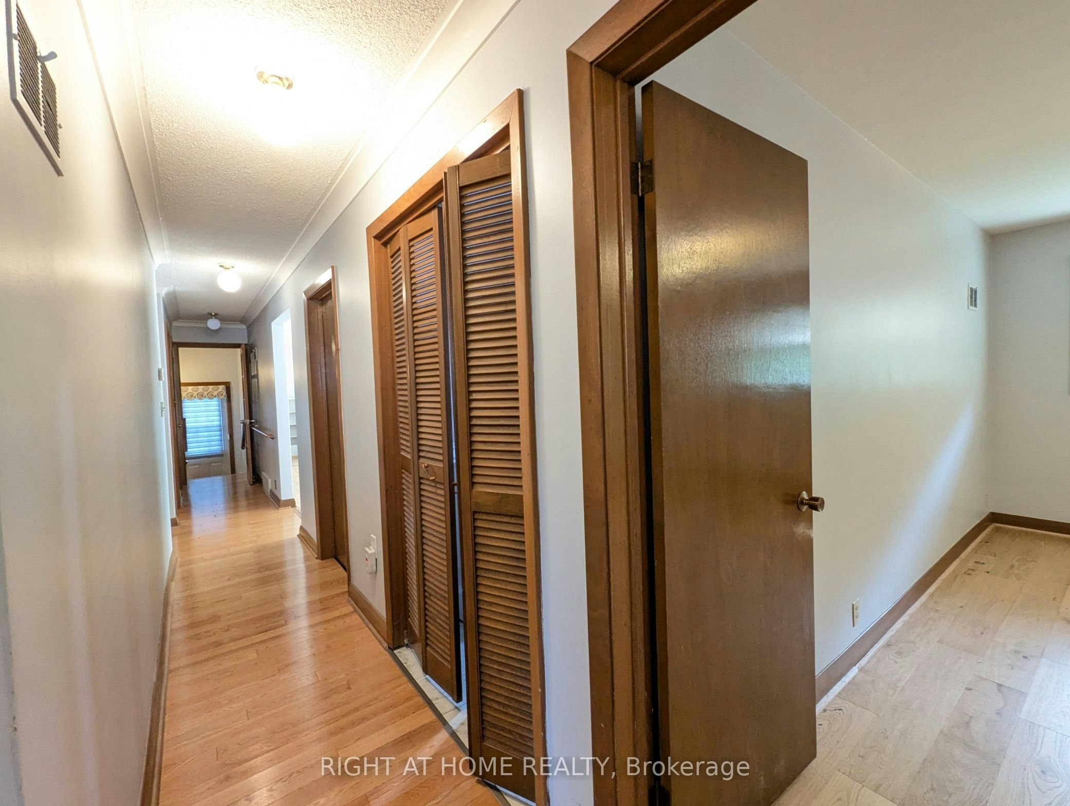 Main Floor-716 Tulip Court, Oshawa, ON, L1G 3C6 - 33