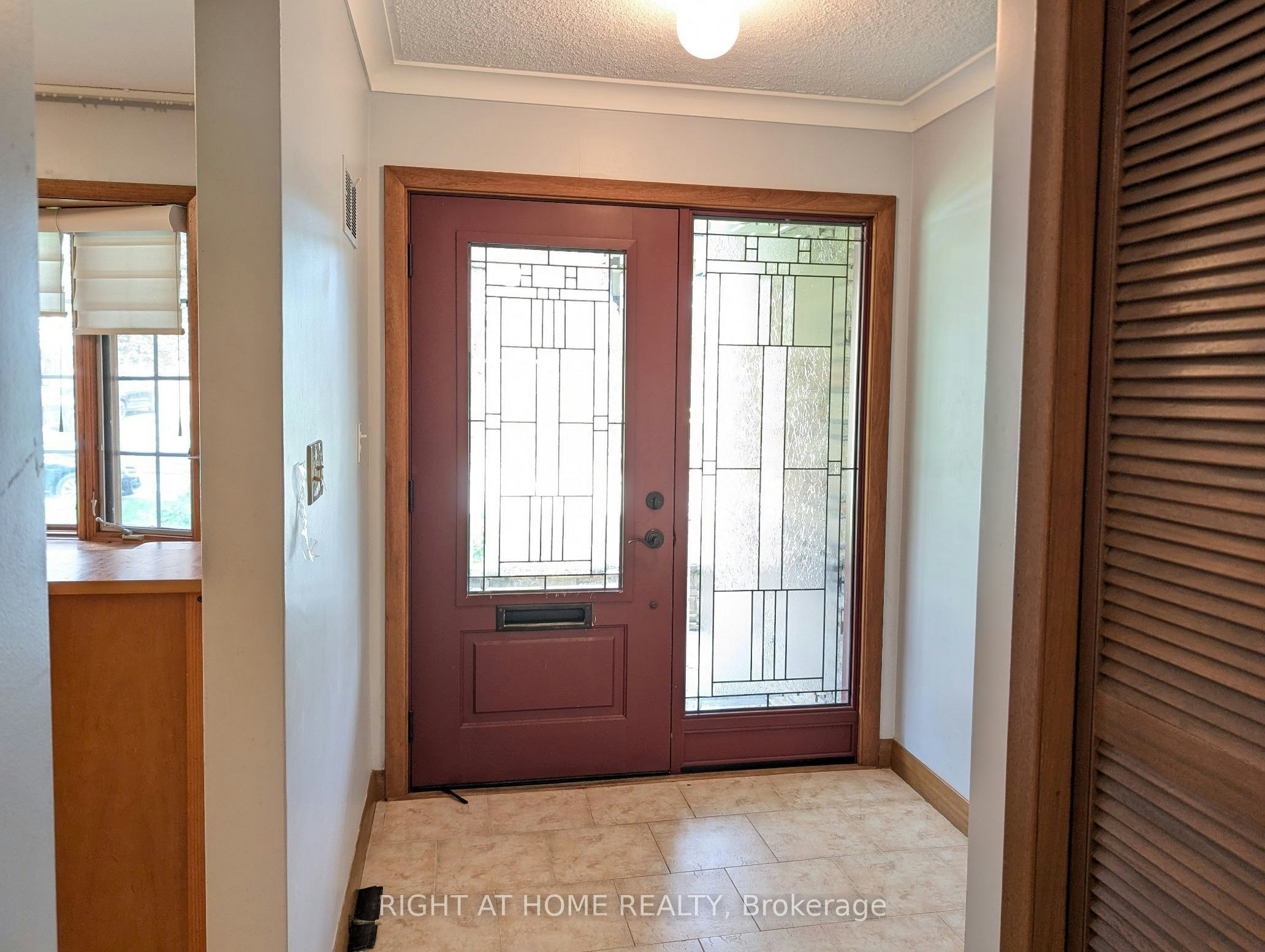 Main Floor-716 Tulip Court, Oshawa, ON, L1G 3C6 - 4
