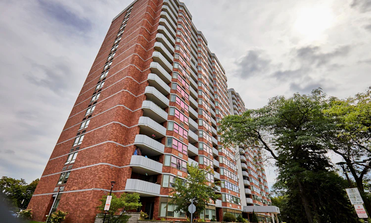 202-121 Ling Road
