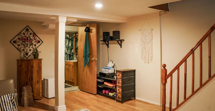 Main & Basement-88 Swanwick Avenue, Toronto, ON, M4E 1Z7 - 9