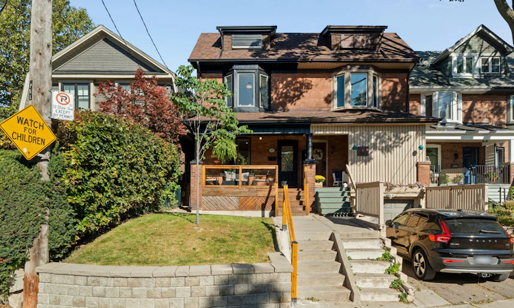 49 Ingham Avenue