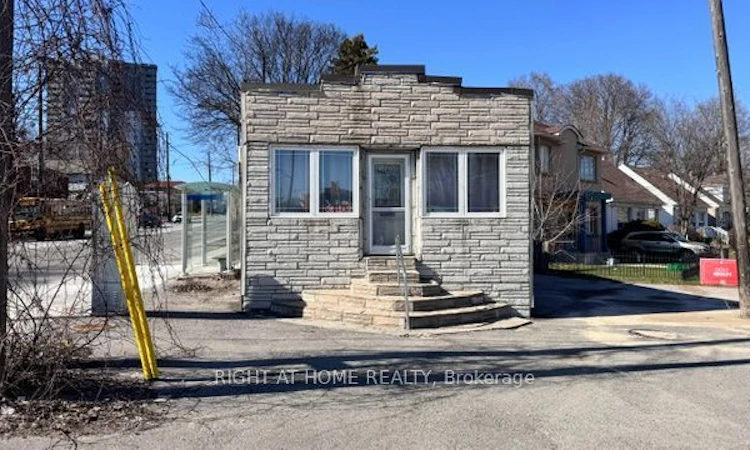 104 Danforth Road