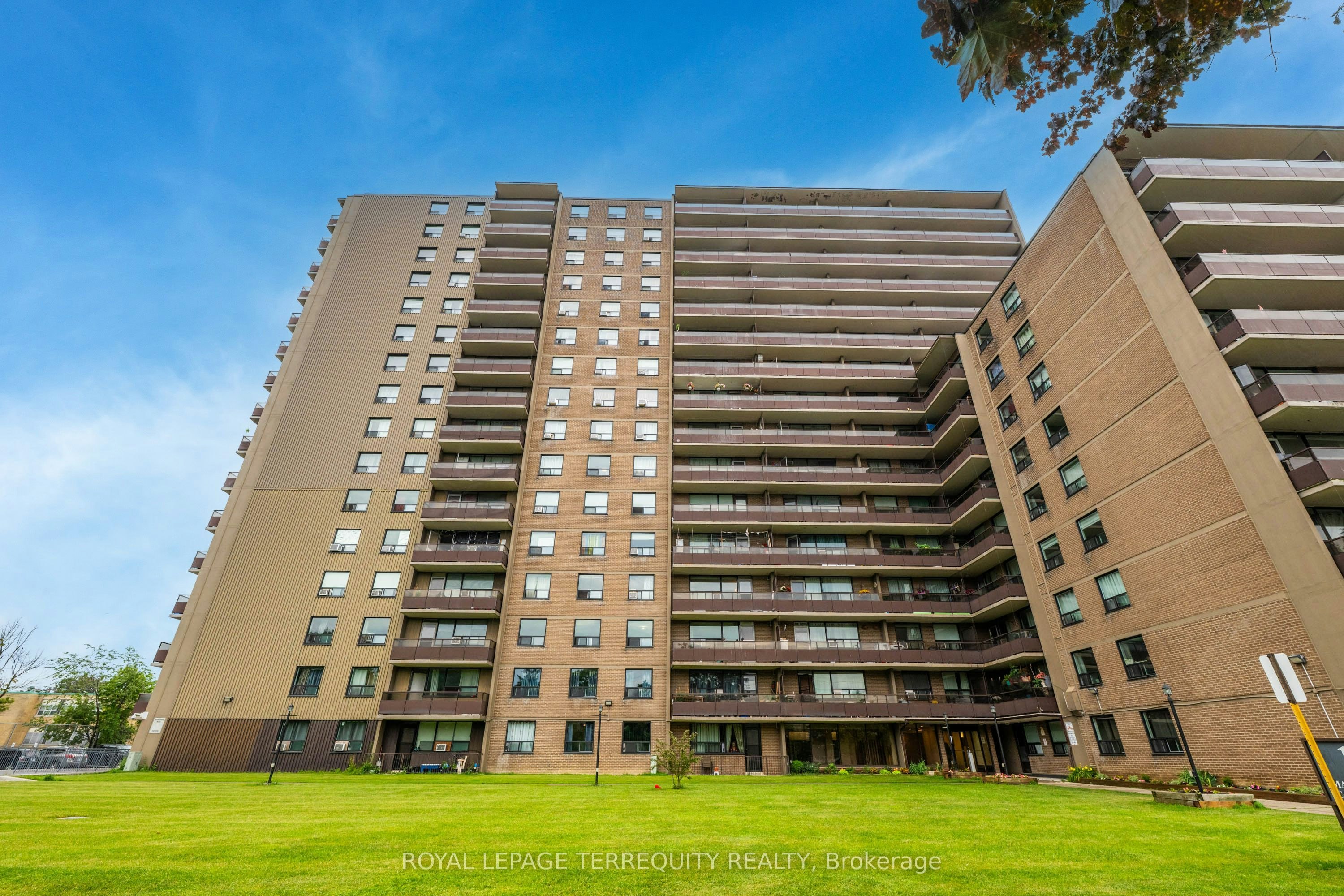 816-180 Markham Road, Toronto, ON, M1M 2Z9