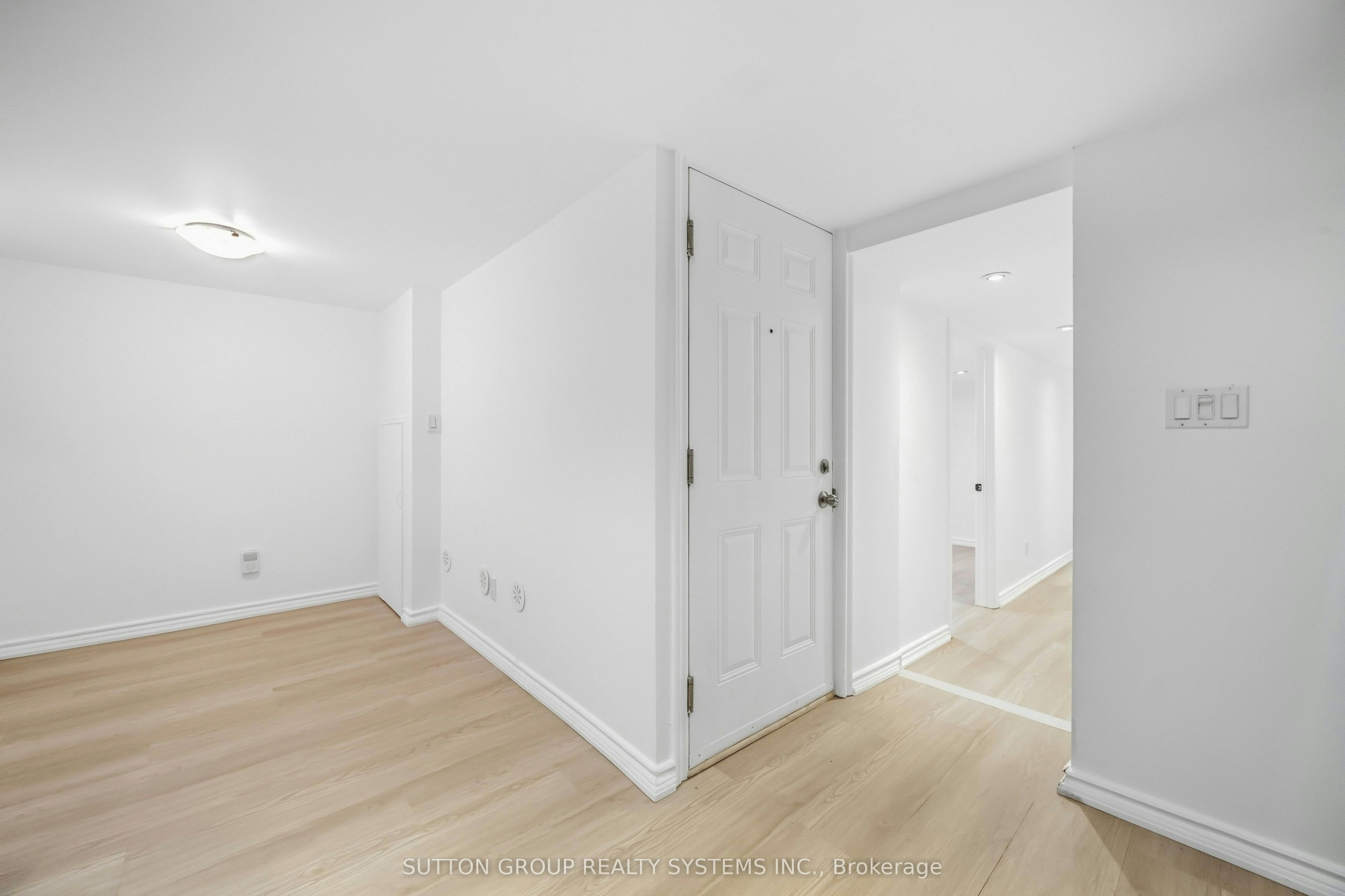 Lower-103 Ashdale Avenue, Toronto, ON, M4L 2Y8 - 3