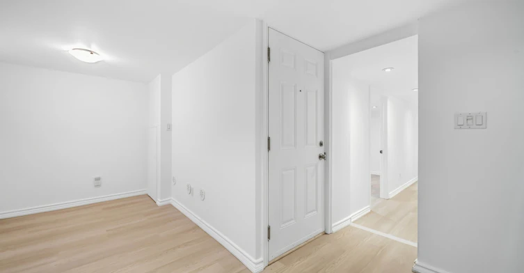 Lower-103 Ashdale Avenue, Toronto, ON, M4L 2Y8 - 3