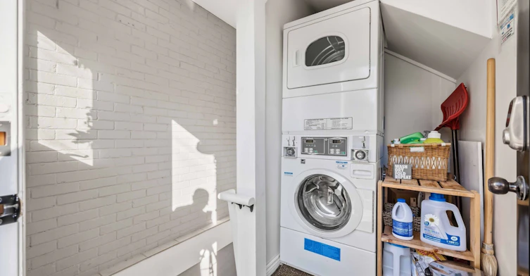Lower-103 Ashdale Avenue, Toronto, ON, M4L 2Y8 - 20
